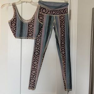 Teeki Yoga/ Studio Set